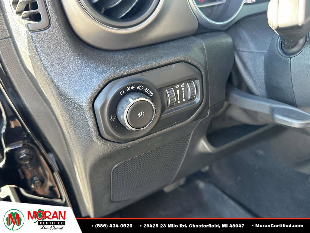 Used 2020 Jeep Wrangler Sport AWD/4WD image 18