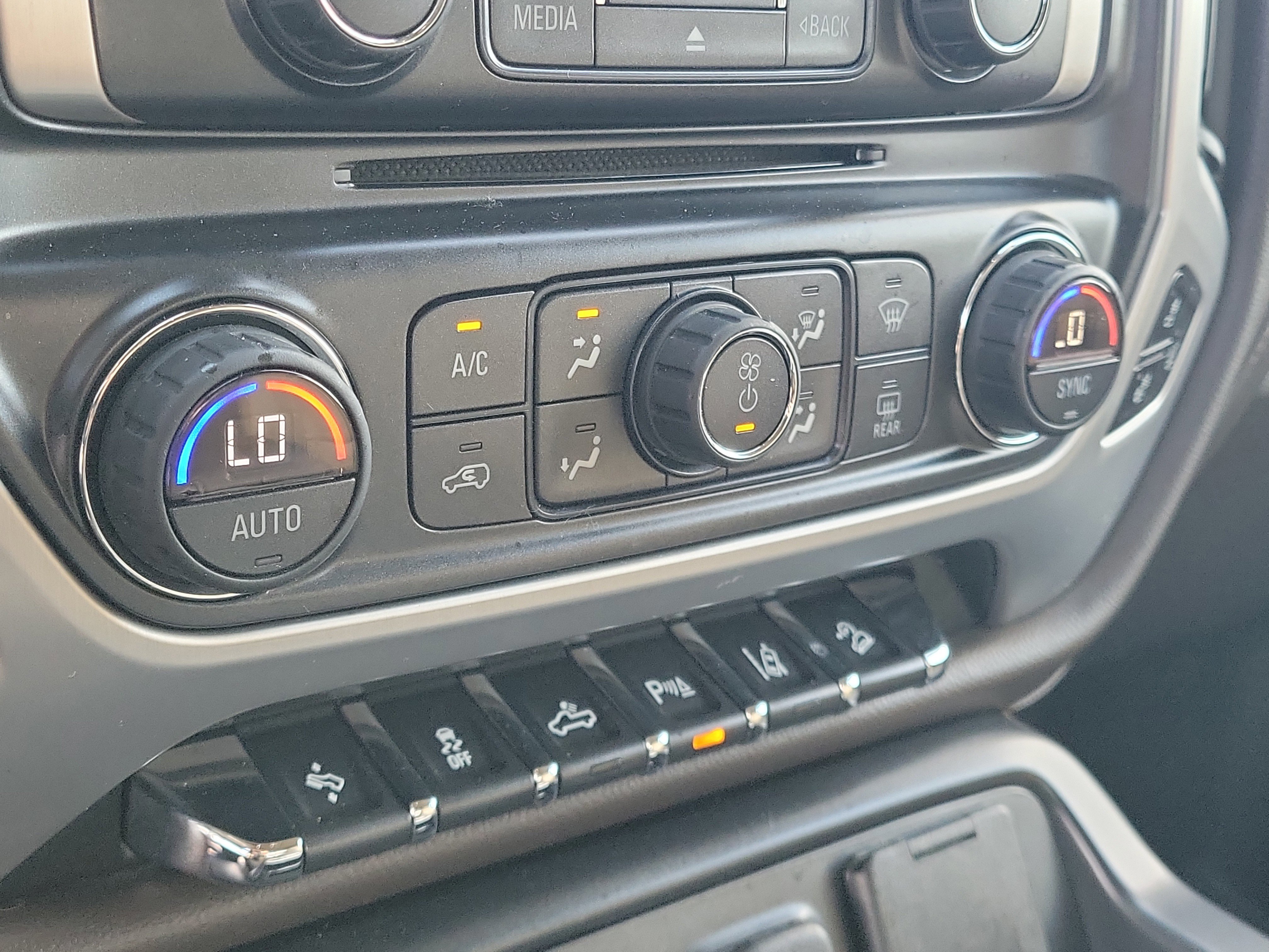 Used 2015 GMC Sierra 1500 SLT image 25