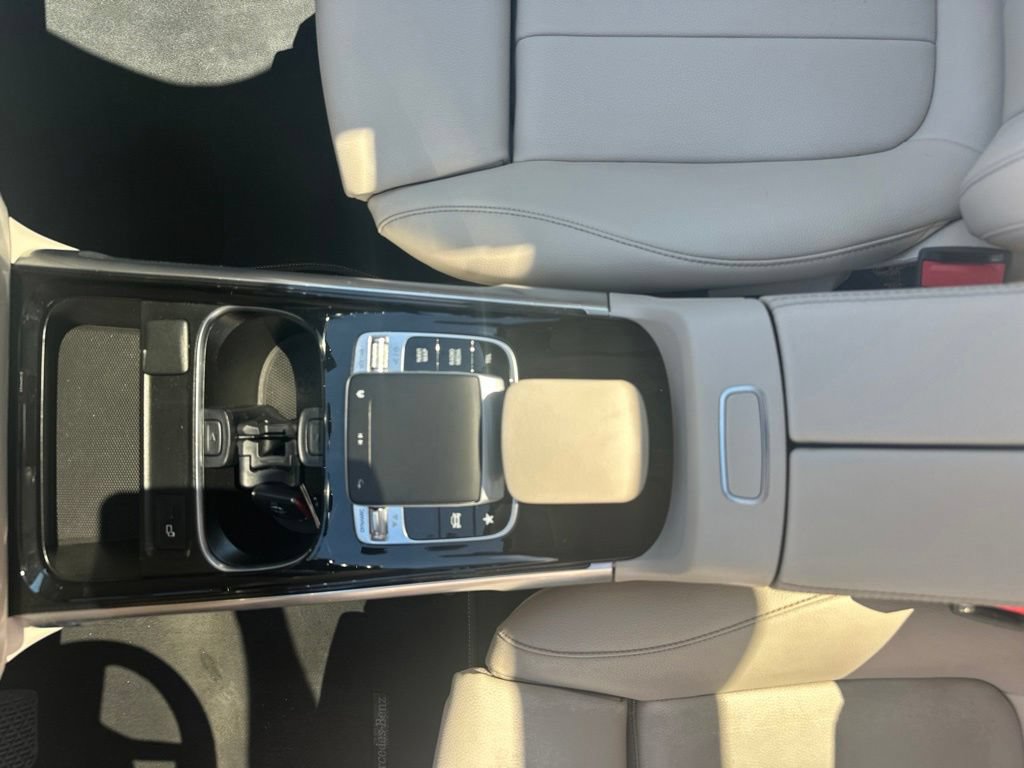 Used 2020 Mercedes-Benz GLB 250 4MATIC w/ Premium Package image 36