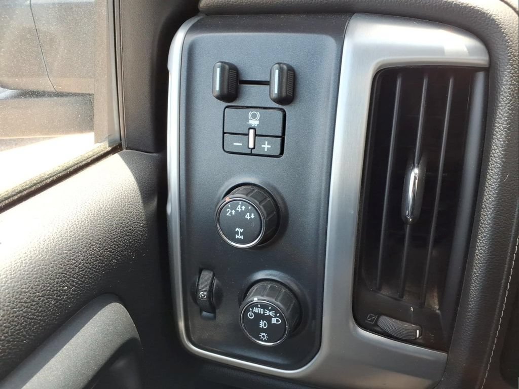 Used 2016 GMC Sierra 3500 SLE w/ SLE Preferred Package AWD/4WD image 17