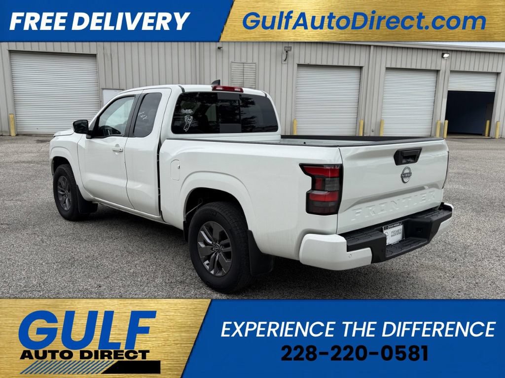 Used 2025 Nissan Frontier SV RWD image 5