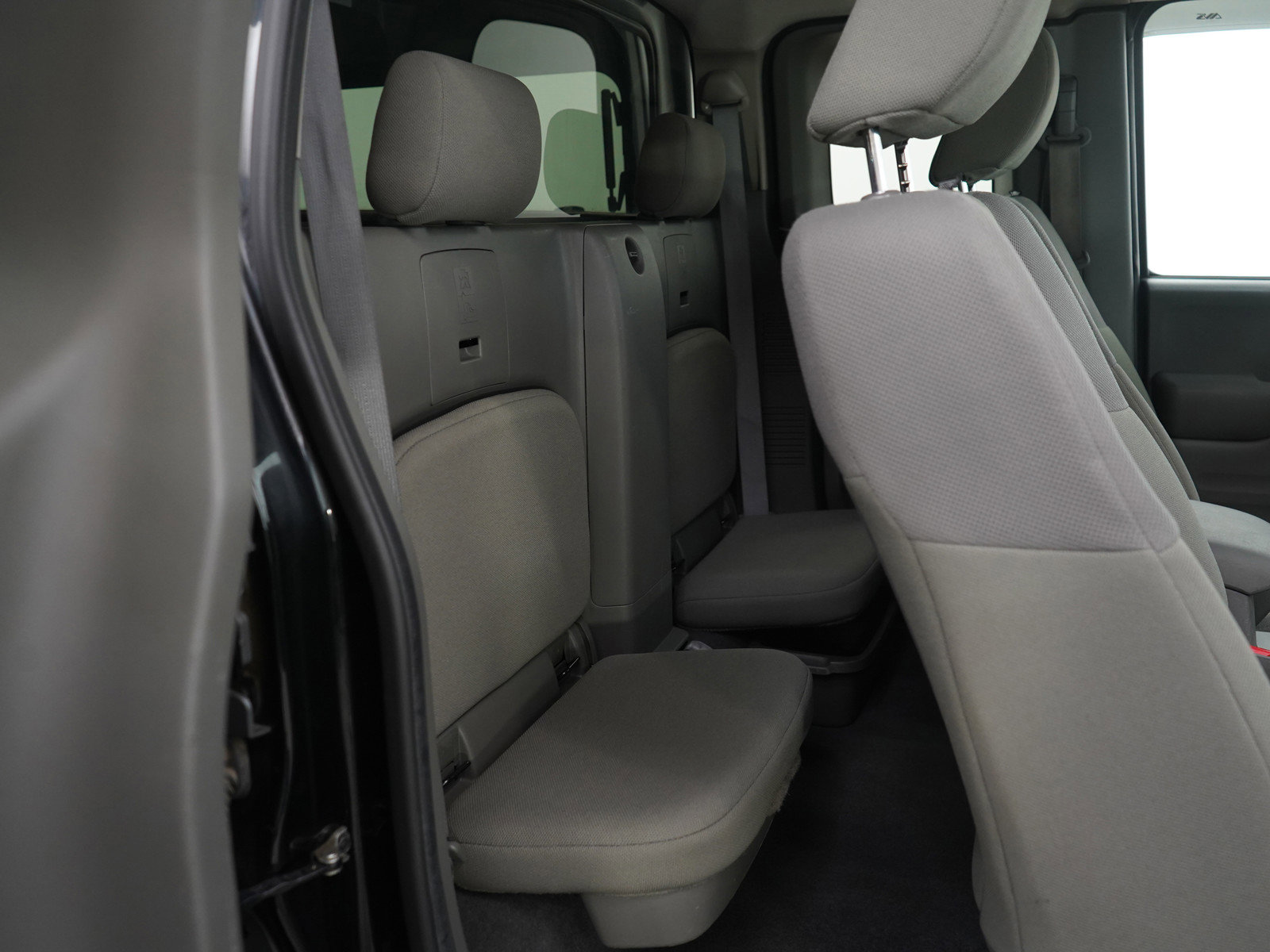 Used 2019 Nissan Frontier S image 14