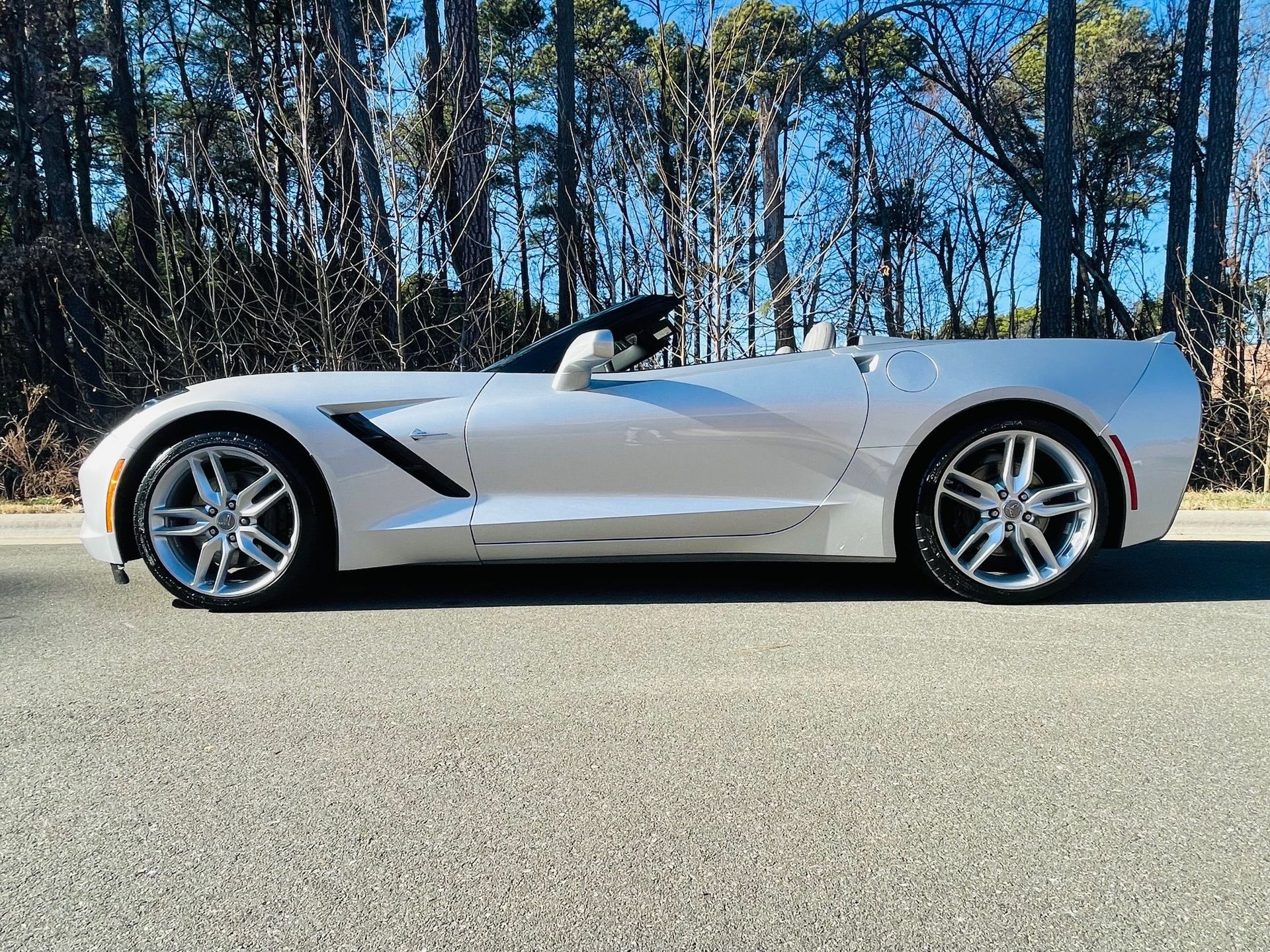 Used 2015 Chevrolet Corvette Stingray Convertible w/ 2LT Preferred Equipment Group image 11