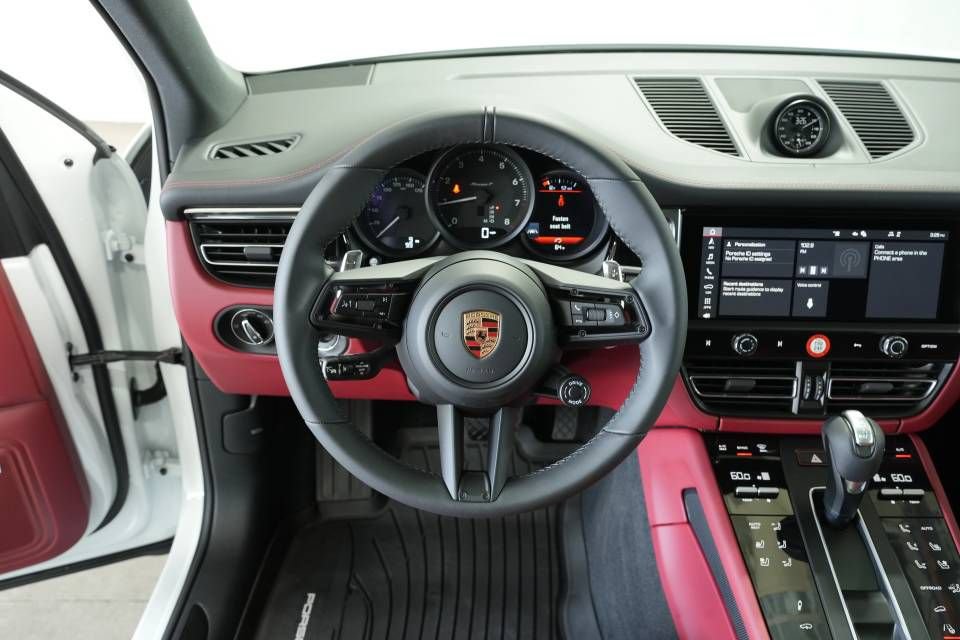 Certified 2025 Porsche Macan Turbo AWD/4WD image 13