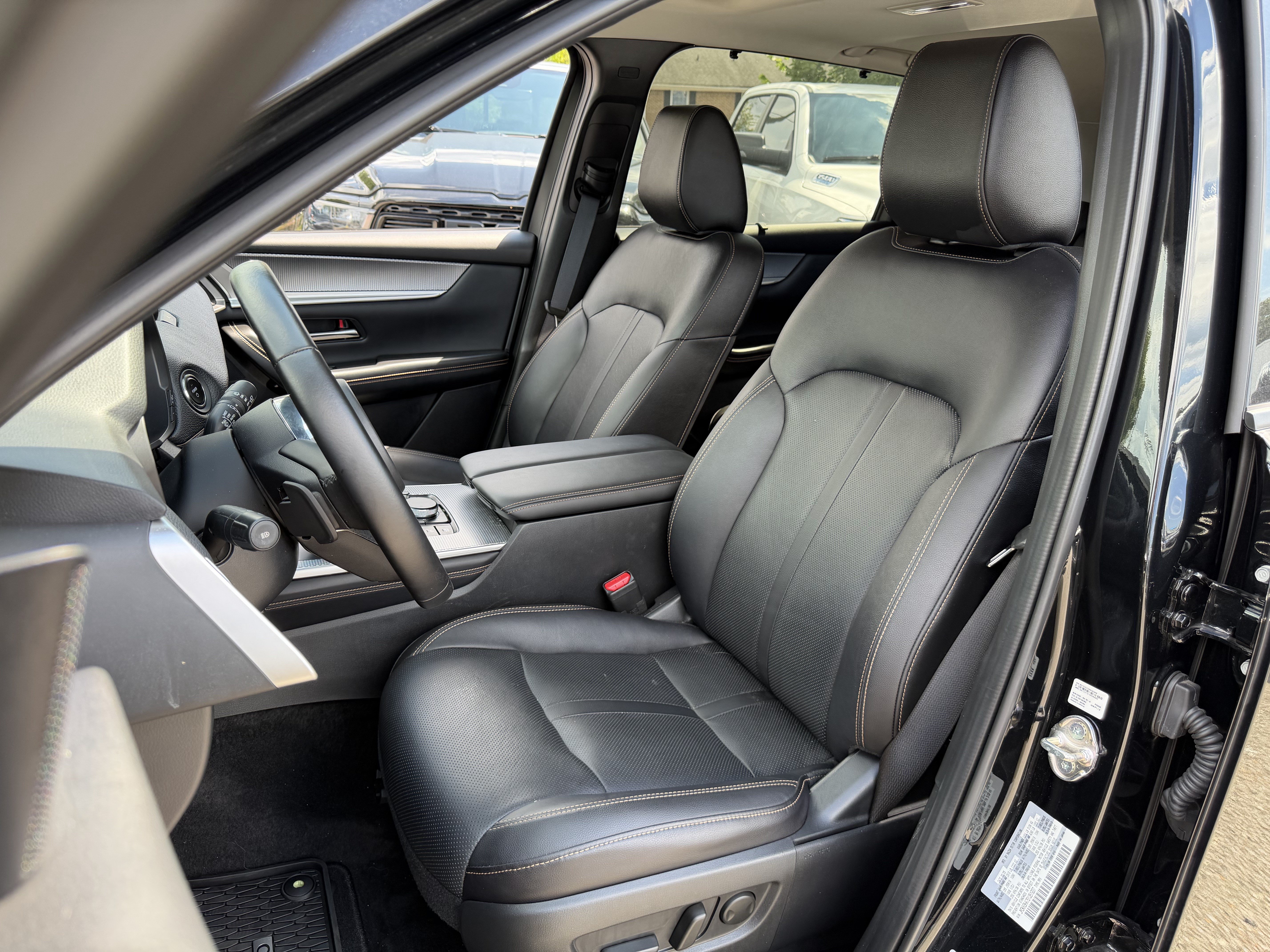 Used 2025 MAZDA CX-90 Plug-In Hybrid w/ Preferred AWD/4WD image 16