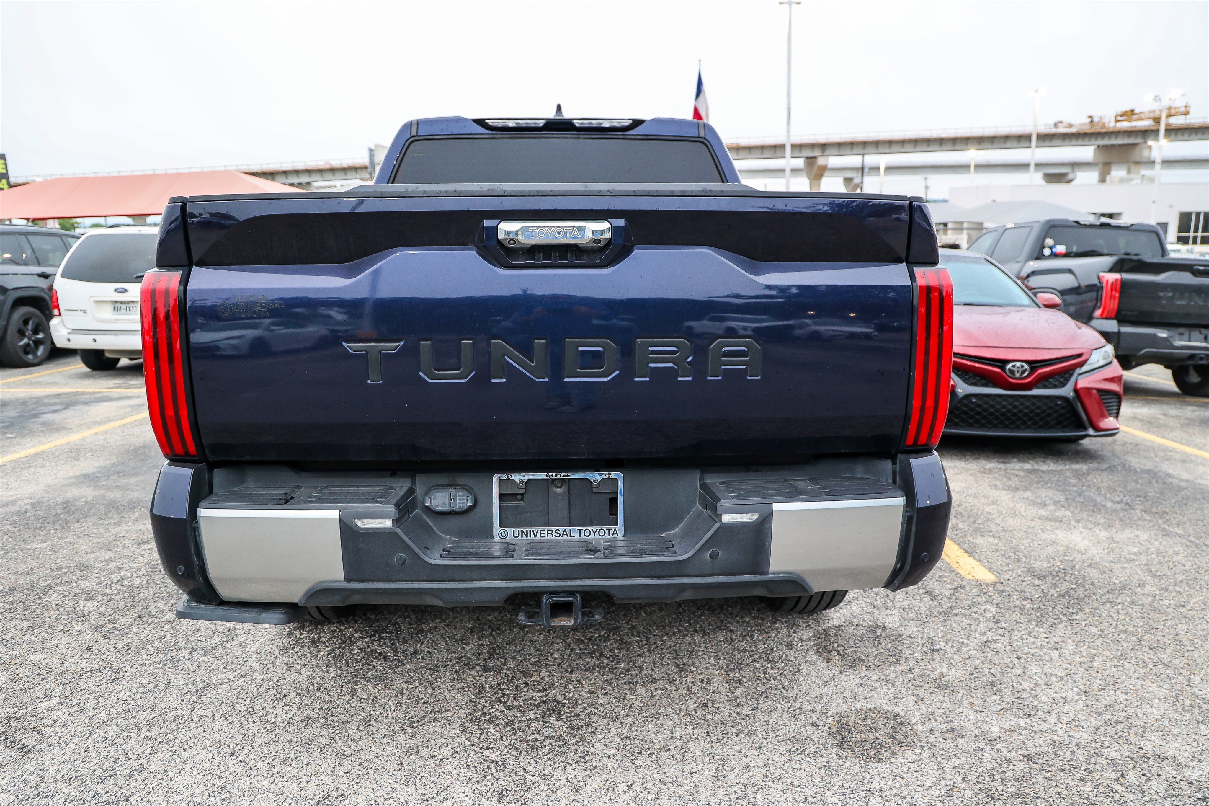 Used 2022 Toyota Tundra Limited w/ Power Package RWD image 8