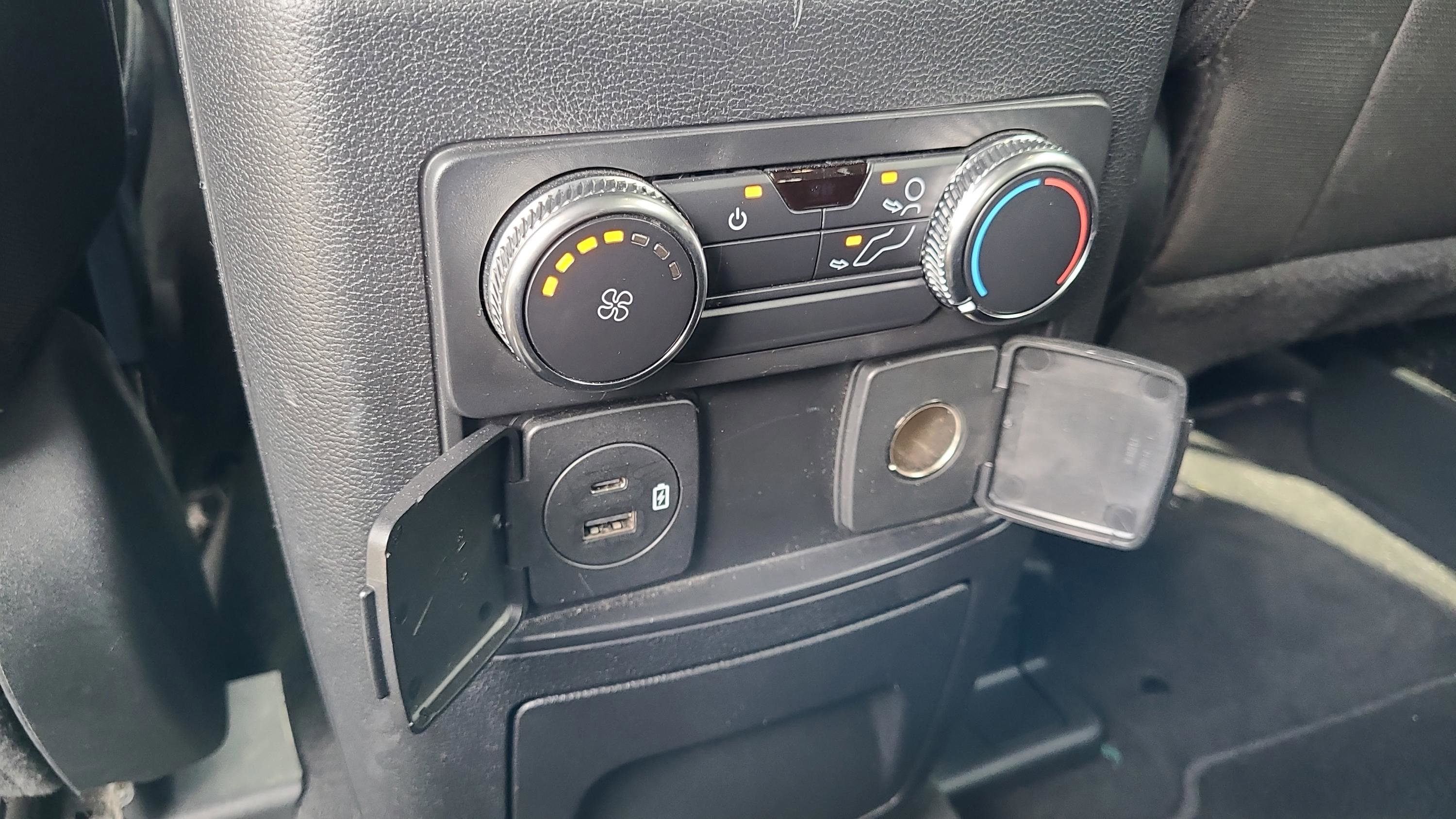 Certified 2022 Ford Explorer XLT RWD image 16