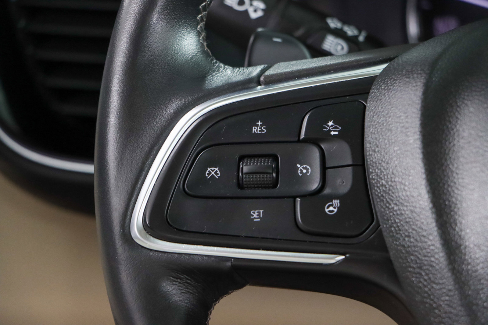 Used 2021 Buick Envision Avenir image 13