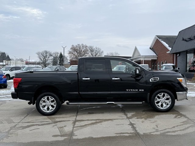 Used 2017 Nissan Titan SV image 16