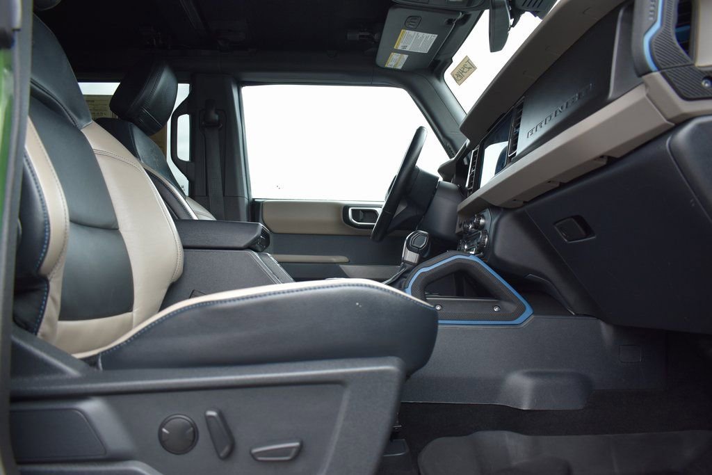 Used 2023 Ford Bronco Wildtrak image 11