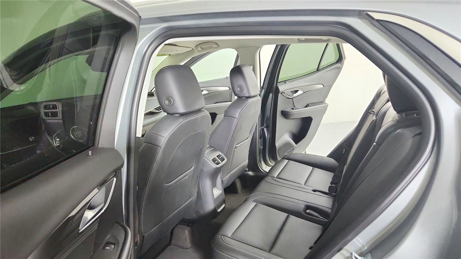 Used 2025 Buick Envision Preferred image 18