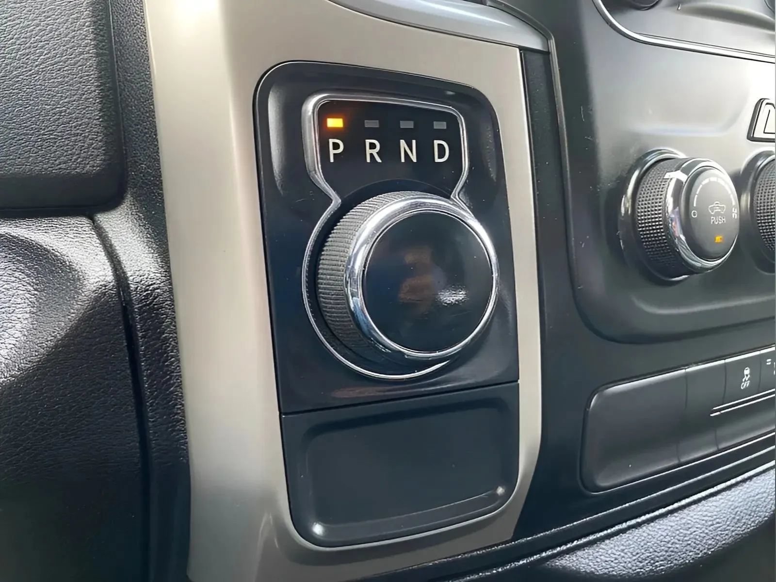 Used 2020 RAM 1500 Classic SLT RWD image 12