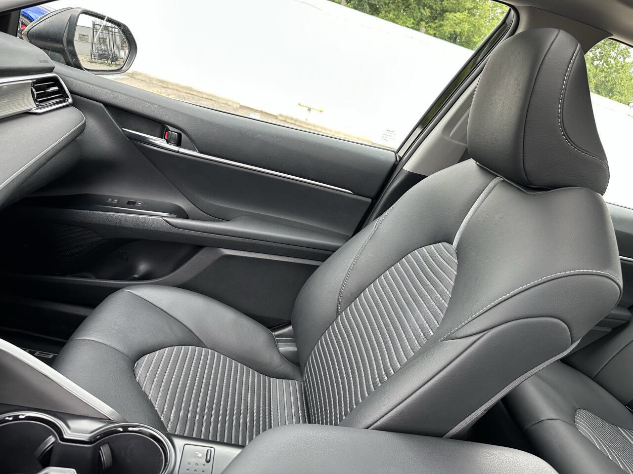 Used 2018 Toyota Camry SE image 35
