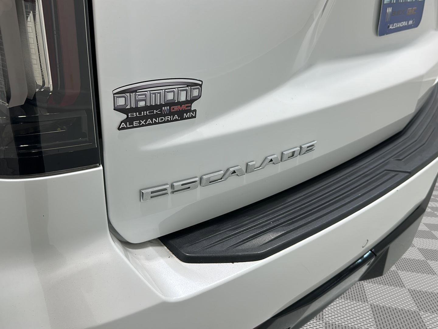 Used 2023 Cadillac Escalade Sport Platinum AWD/4WD image 32