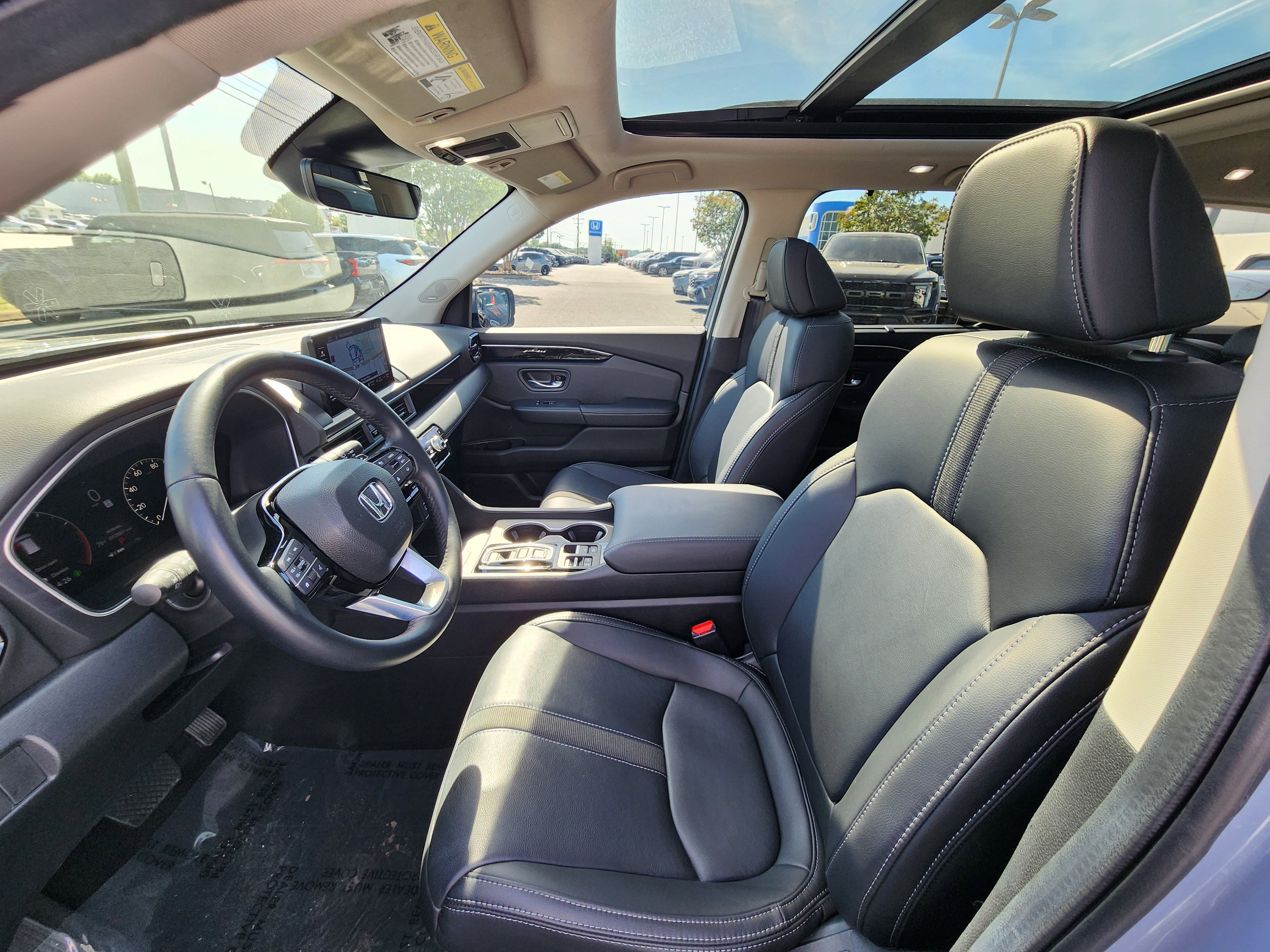 Certified 2025 Honda Pilot Touring image 17