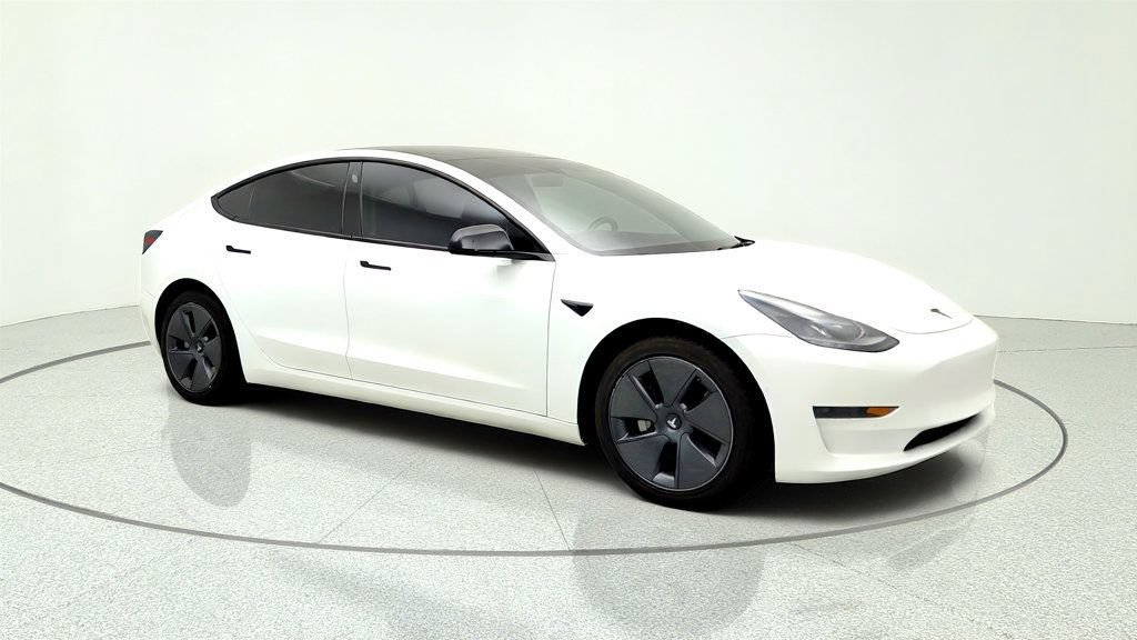 Used 2021 Tesla Model 3 Standard Range Plus RWD image 3