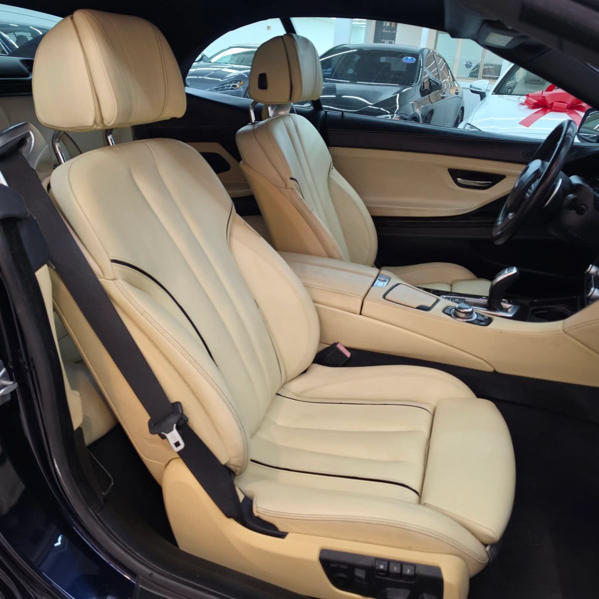 Used 2014 BMW 640i Convertible RWD image 25