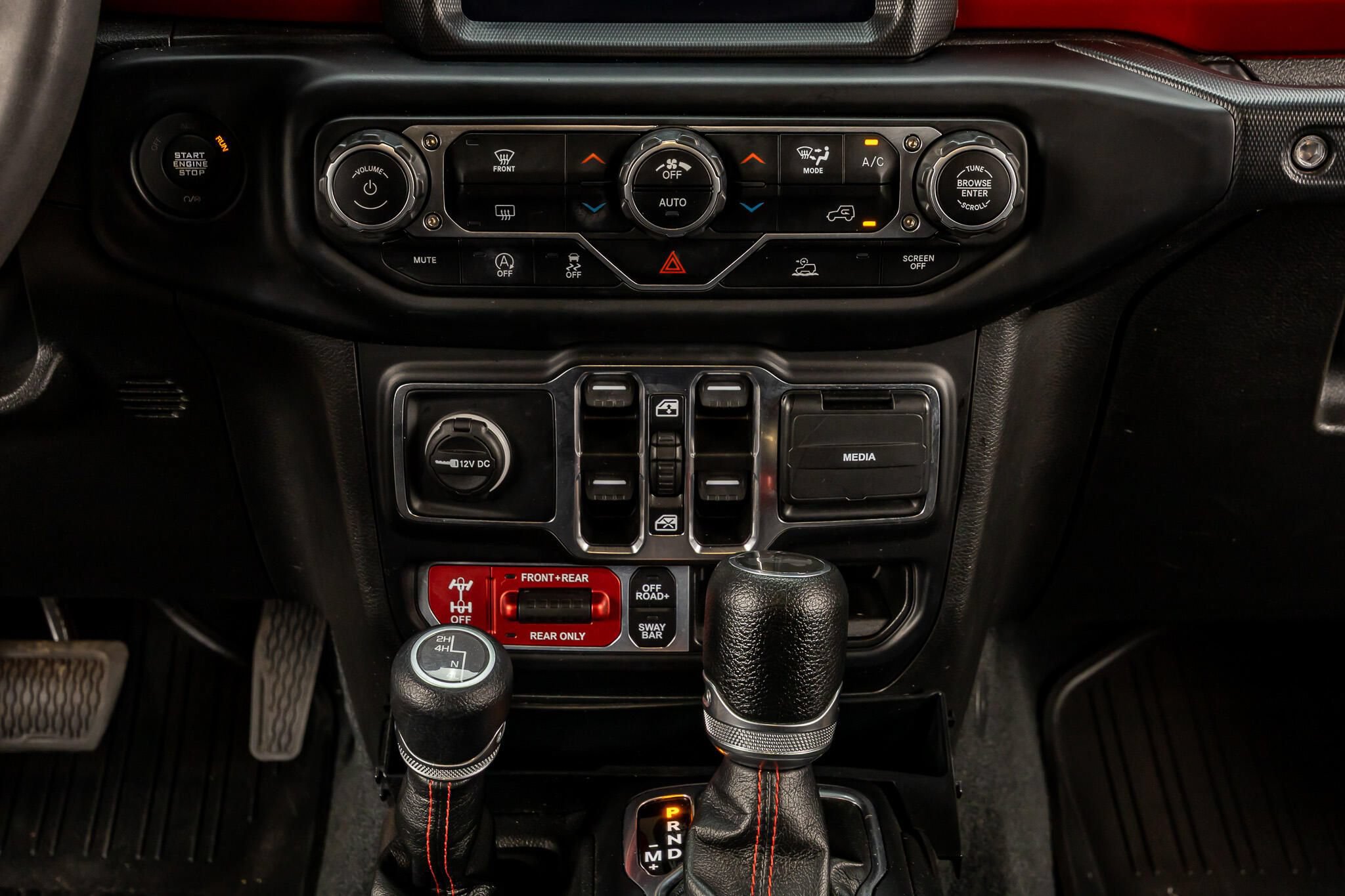 Used 2023 Jeep Wrangler Unlimited Rubicon w/ LED Lighting Group AWD/4WD image 23