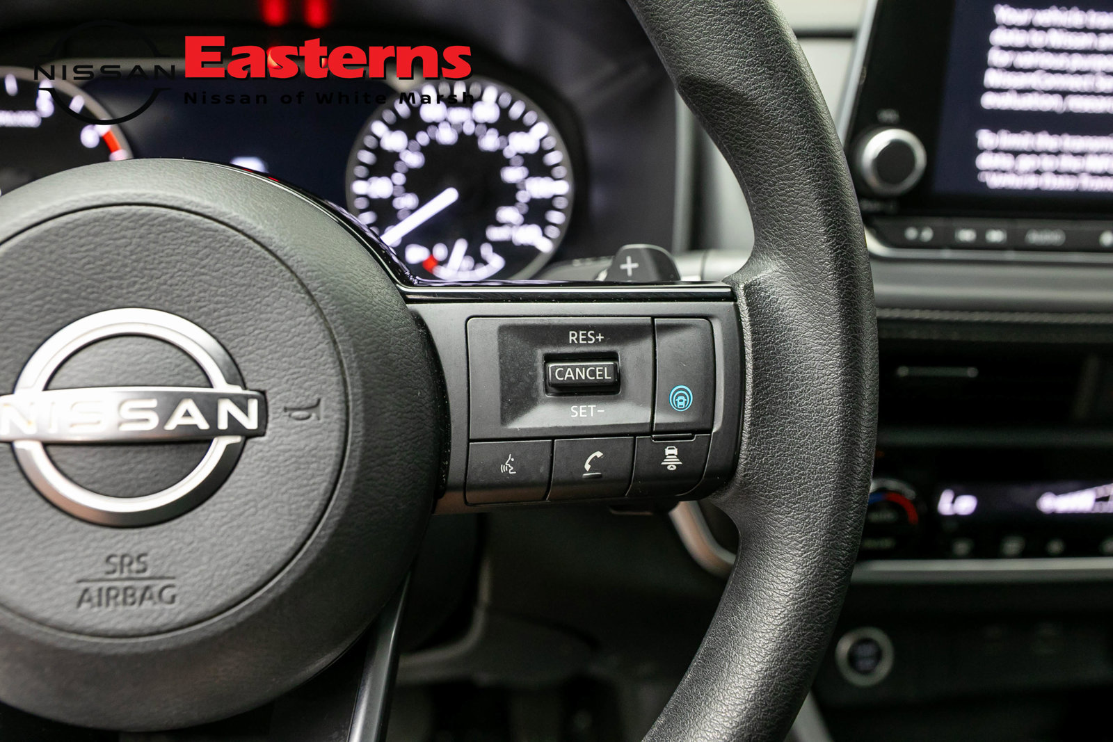 Used 2023 Nissan Rogue SV AWD/4WD image 16
