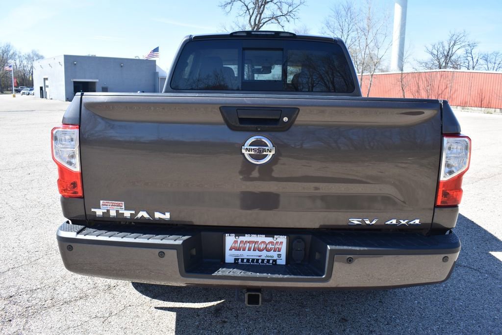 Used 2018 Nissan Titan SV w/ SV Convenience Package image 7