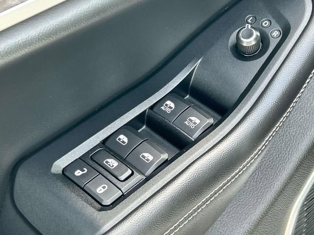 Used 2023 Jeep Grand Cherokee 4WD 4xe image 17