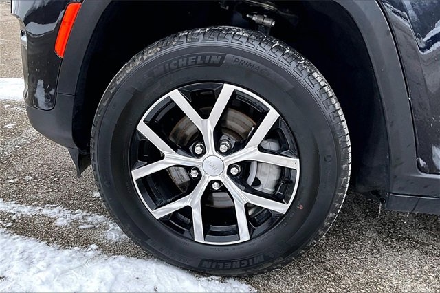 Certified 2024 Jeep Grand Cherokee Limited w/ Luxury Tech Group II image 8