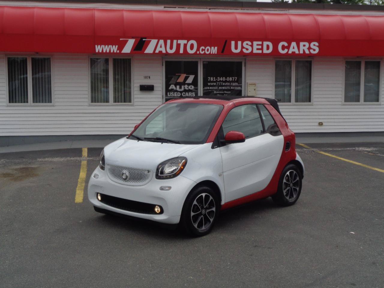 Used 2017 smart fortwo passion RWD image 10