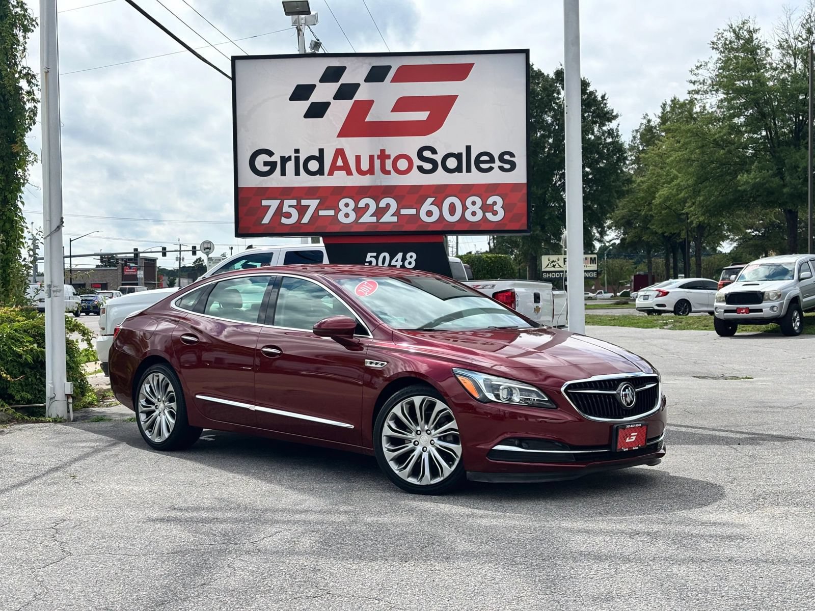 Used 2017 Buick LaCrosse Essence FWD image 1