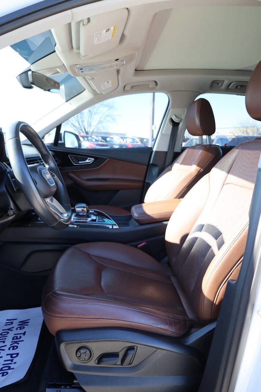 Used 2018 Audi Q7 3.0T Premium Plus w/ Premium Plus Package image 13