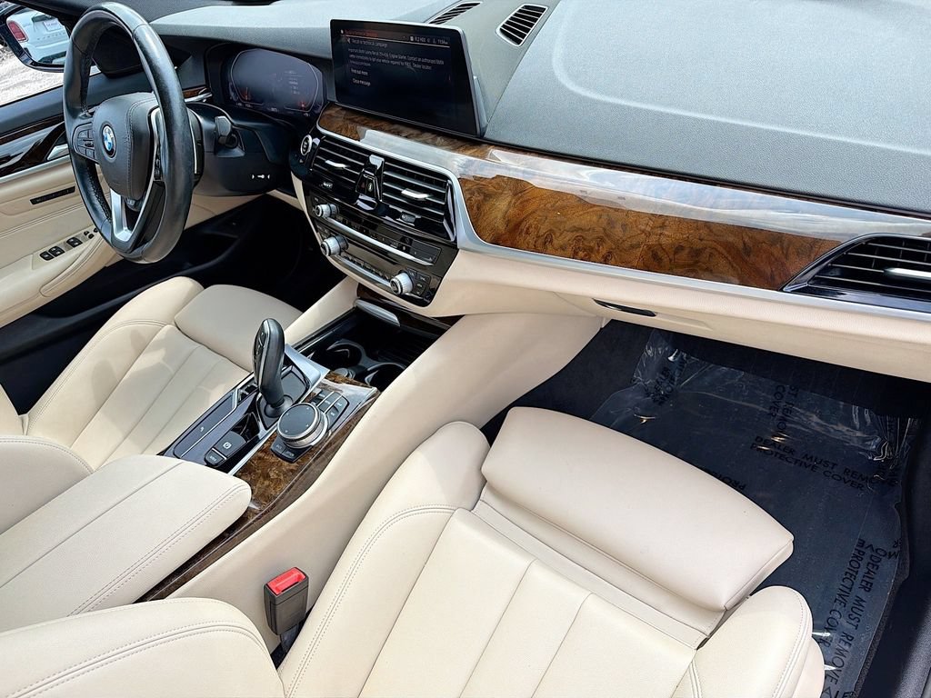 Used 2020 BMW 530i xDrive w/ Convenience Package AWD/4WD image 14