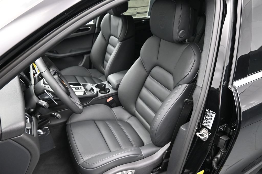 New 2026 Porsche Macan S AWD/4WD image 6