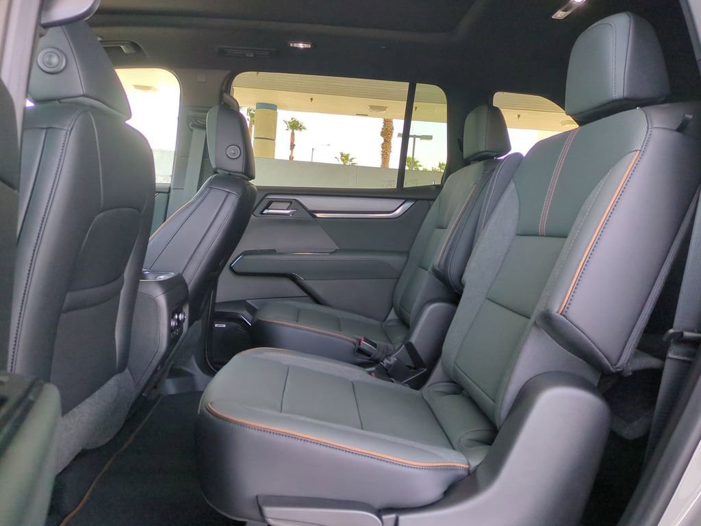 New 2026 GMC Acadia AT4 w/ Luxury Package AWD/4WD image 28