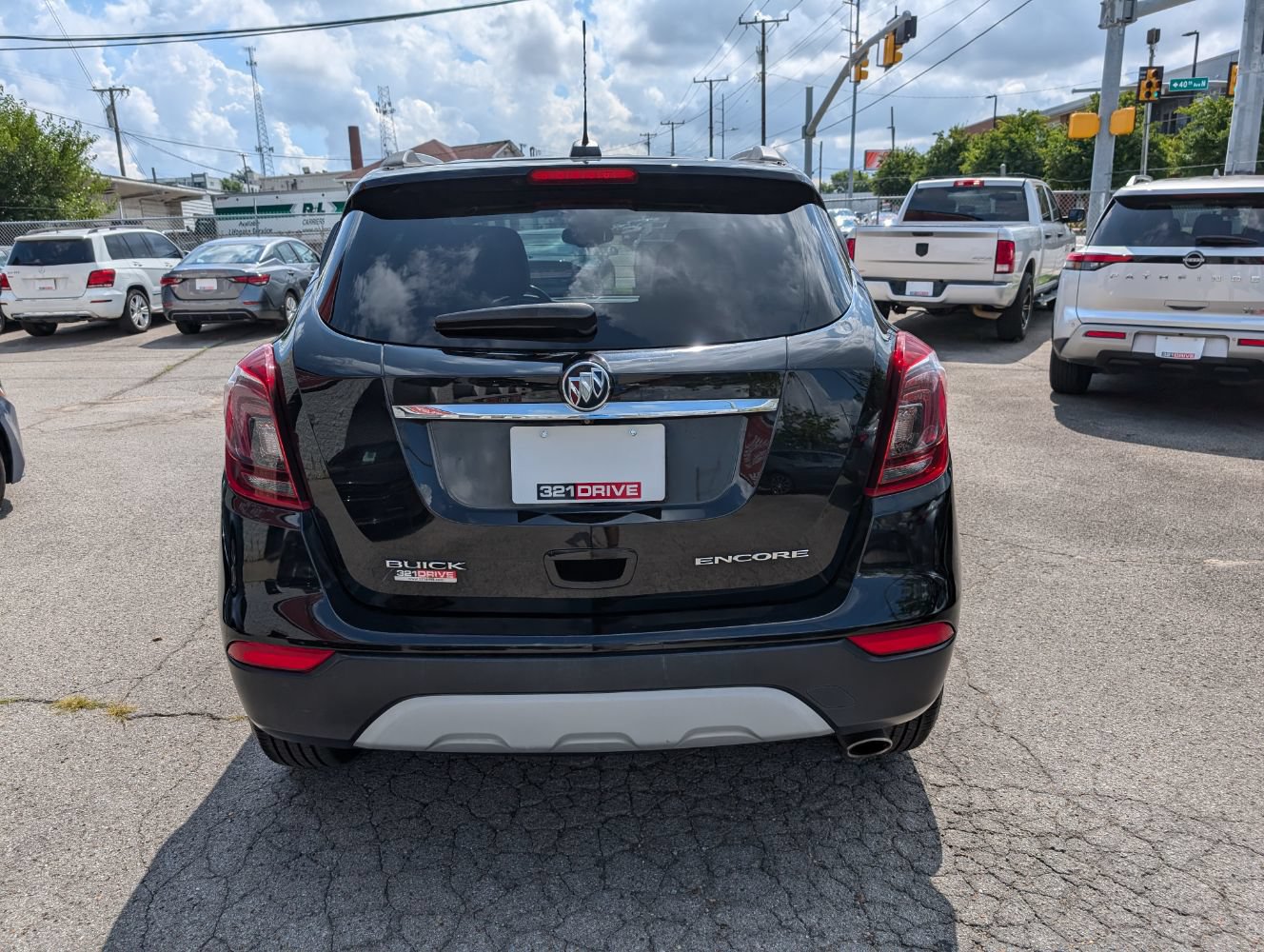 Used 2017 Buick Encore Essence FWD image 7