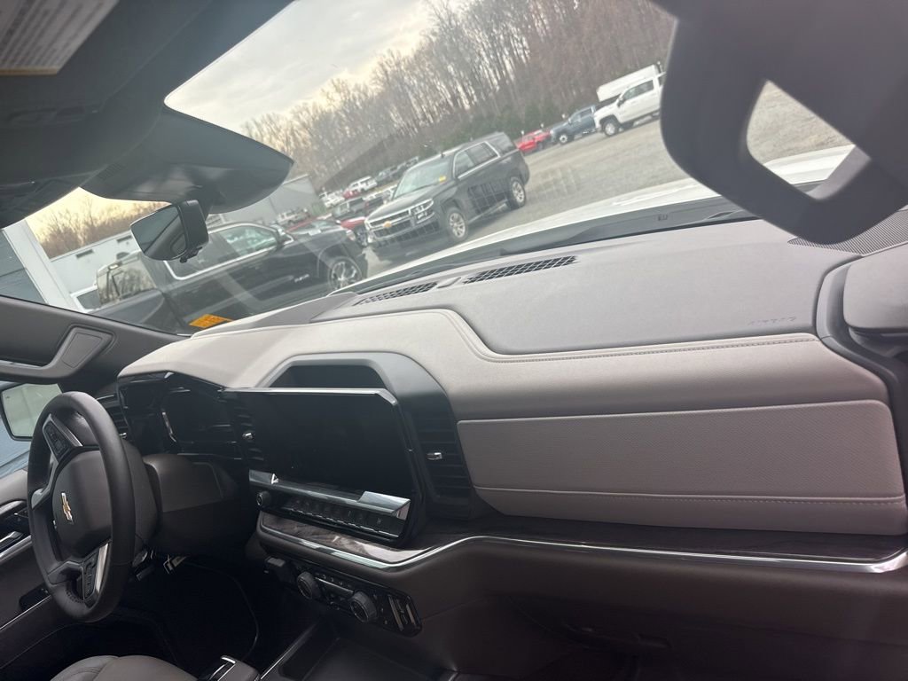 Used 2025 Chevrolet Silverado 1500 LTZ w/ LTZ Premium Package image 24