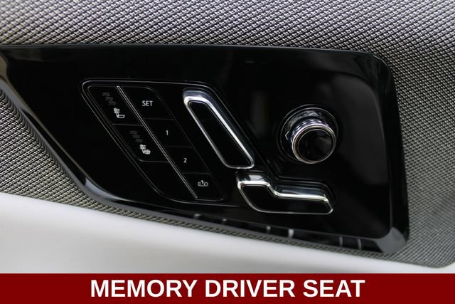 New 2027 Cadillac Optiq Luxury AWD/4WD image 3