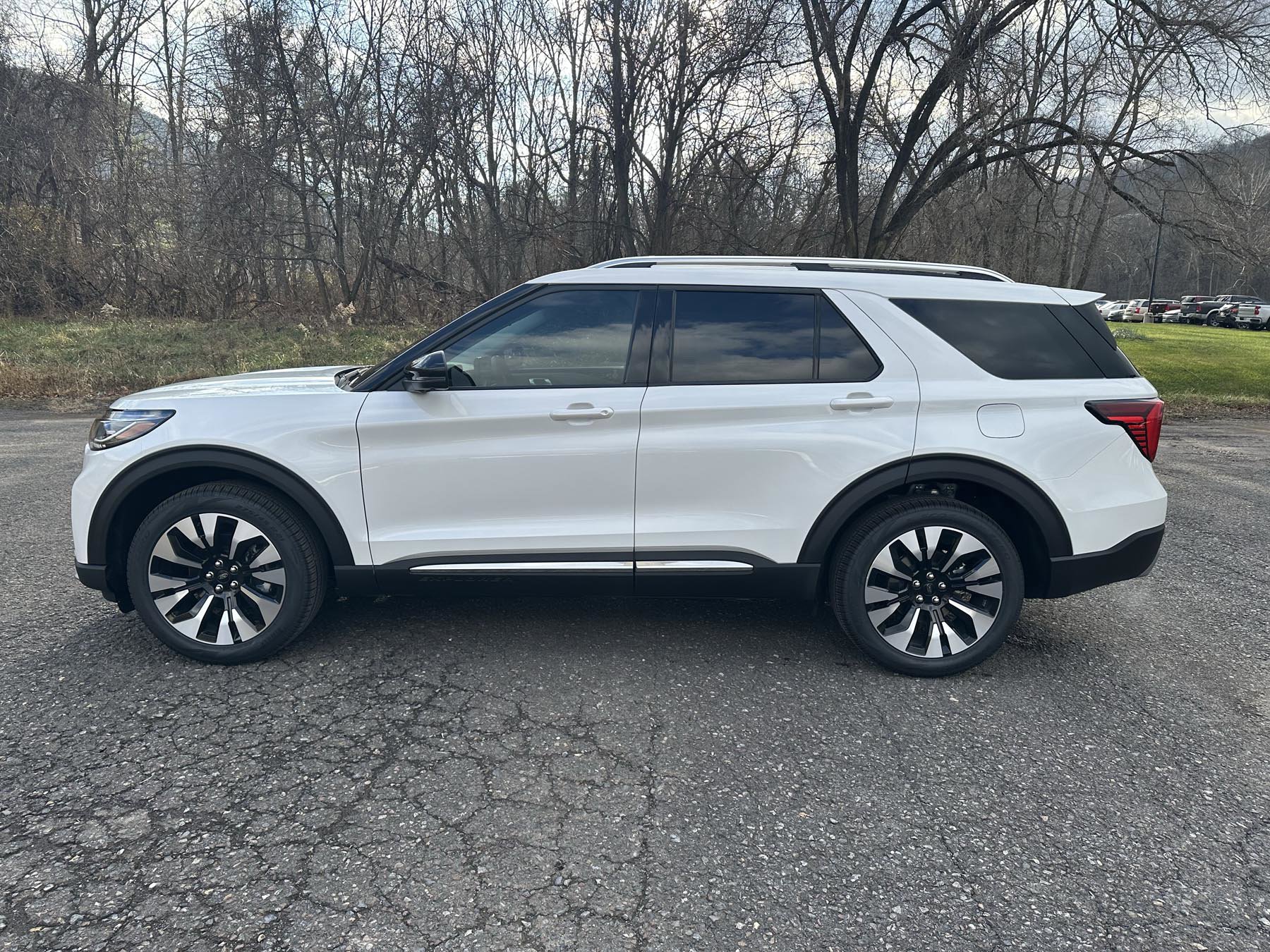 New 2026 Ford Explorer Platinum w/ LUX Leather Package image 9