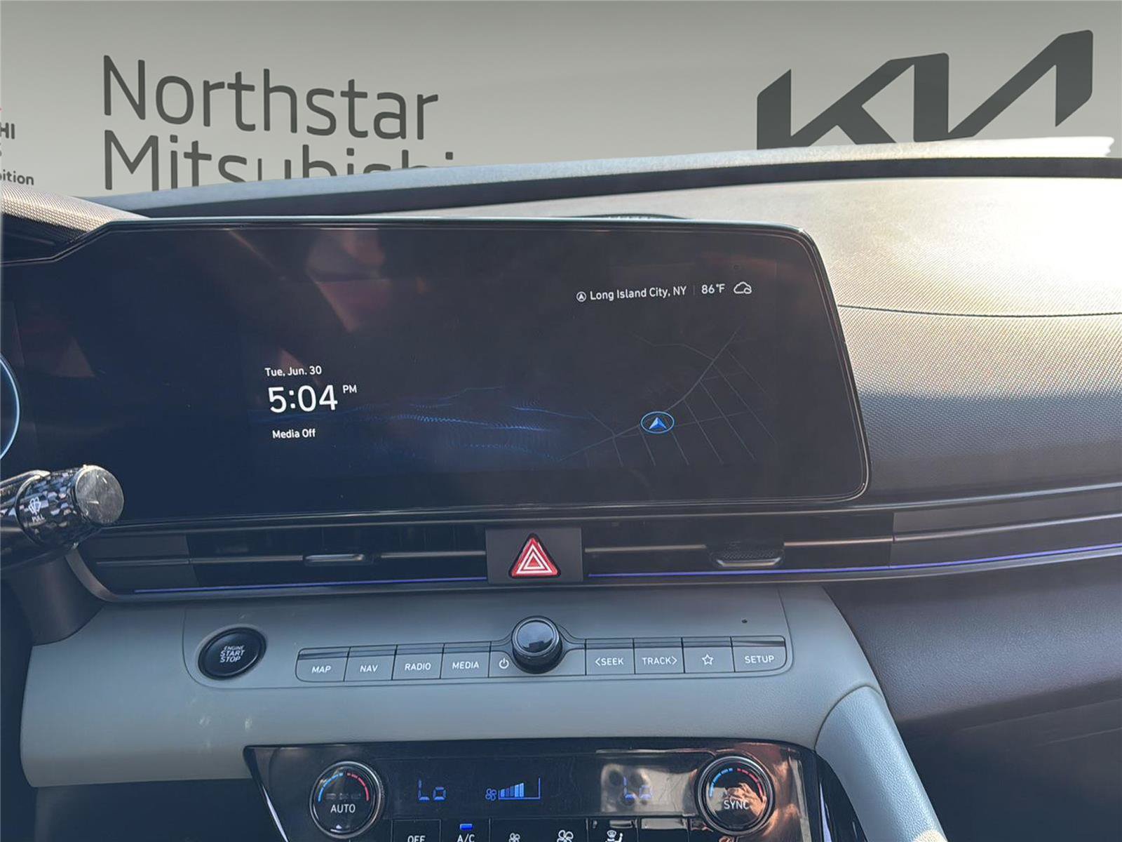 Used 2024 Hyundai Elantra Limited FWD image 12
