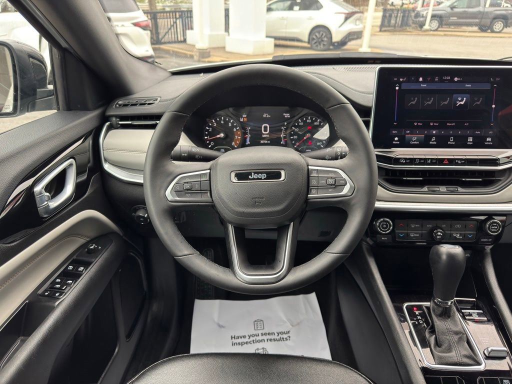 Used 2025 Jeep Compass Limited AWD/4WD image 37