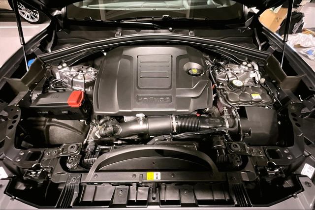 Certified 2025 Jaguar F-PACE R-Dynamic S image 9