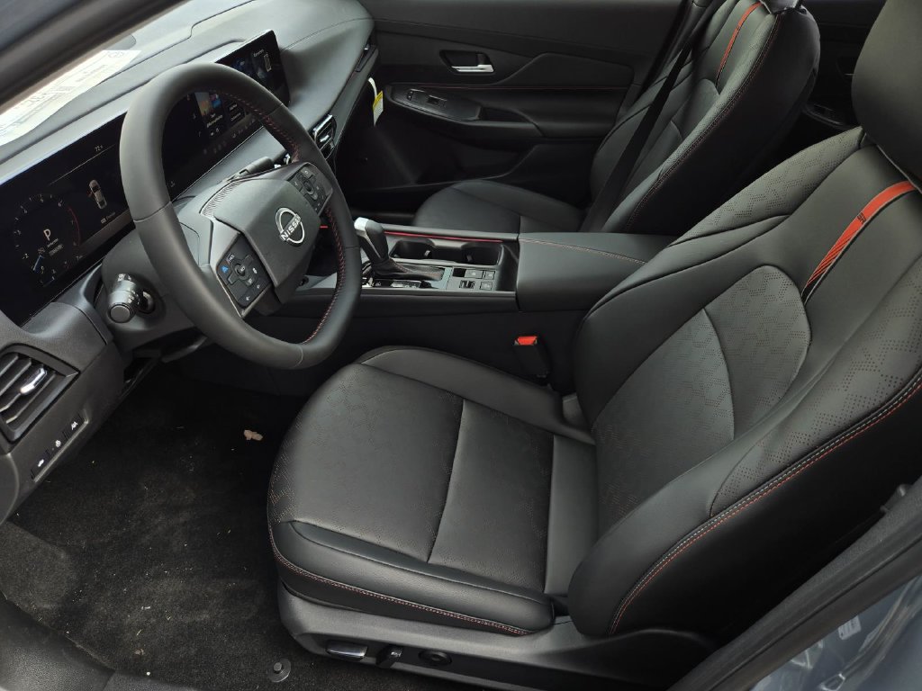 New 2026 Nissan Sentra SR w/ SR Premium Package FWD image 19