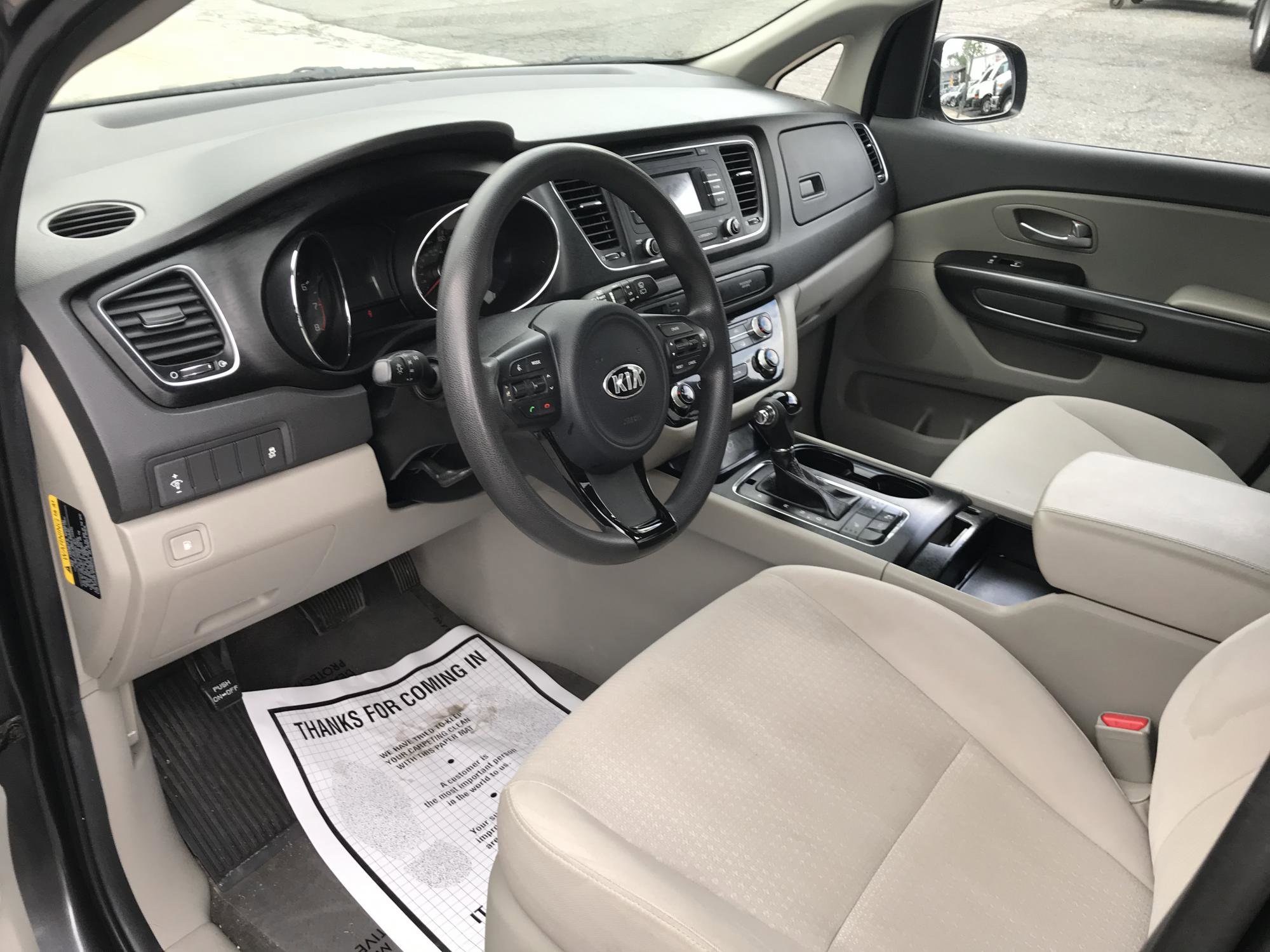 Used 2016 Kia Sedona LX w/ LX Convenience Package FWD image 7