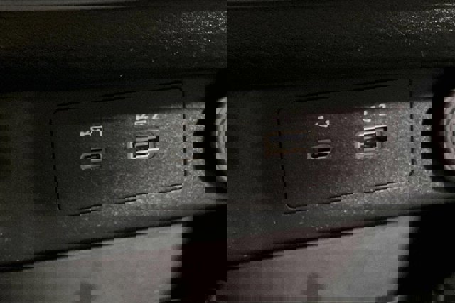 Used 2023 Nissan Rogue SV image 33