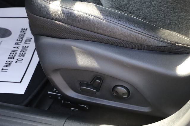 Used 2025 Jeep Compass Limited image 14