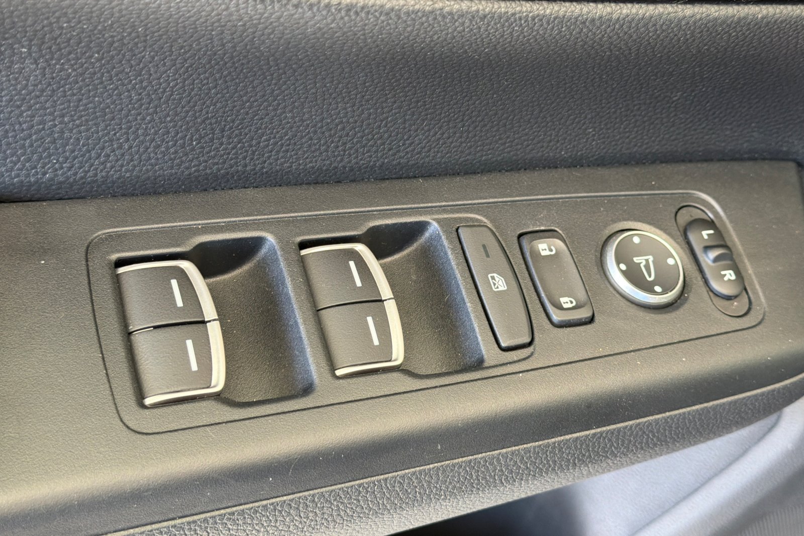 Used 2023 Honda CR-V Sport Touring image 12