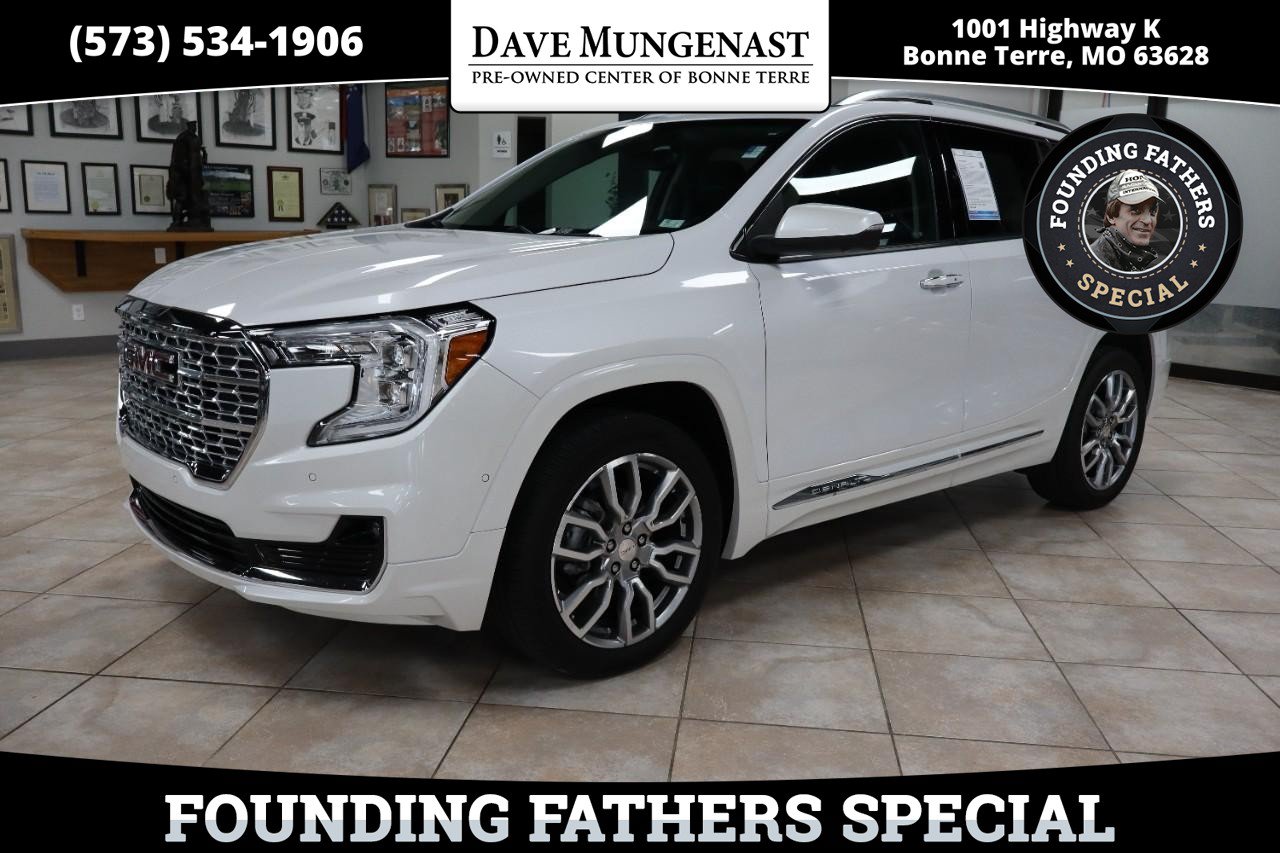 Used 2024 GMC Terrain Denali w/ Denali Premium Package AWD/4WD image 1