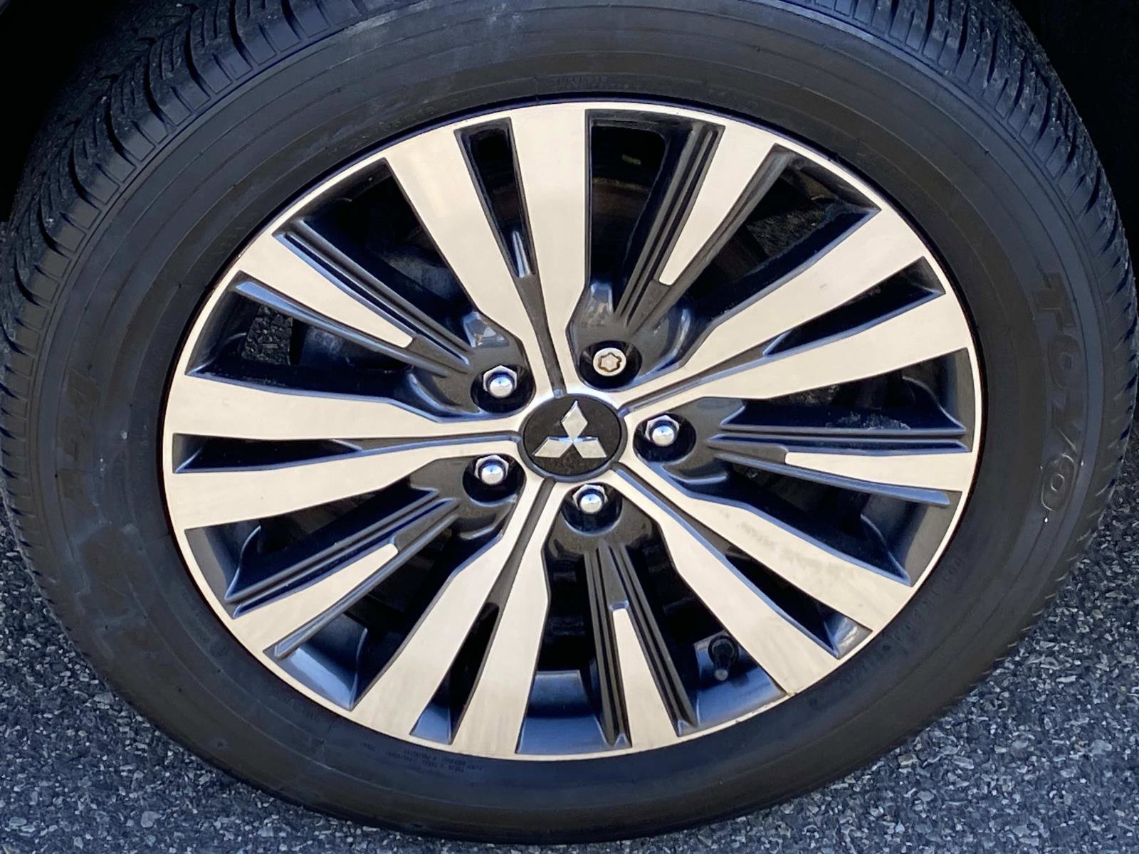 Used 2019 Mitsubishi Outlander ES image 28