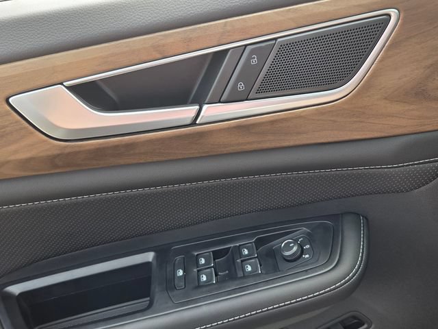 Certified 2026 Volkswagen Atlas SE FWD image 32