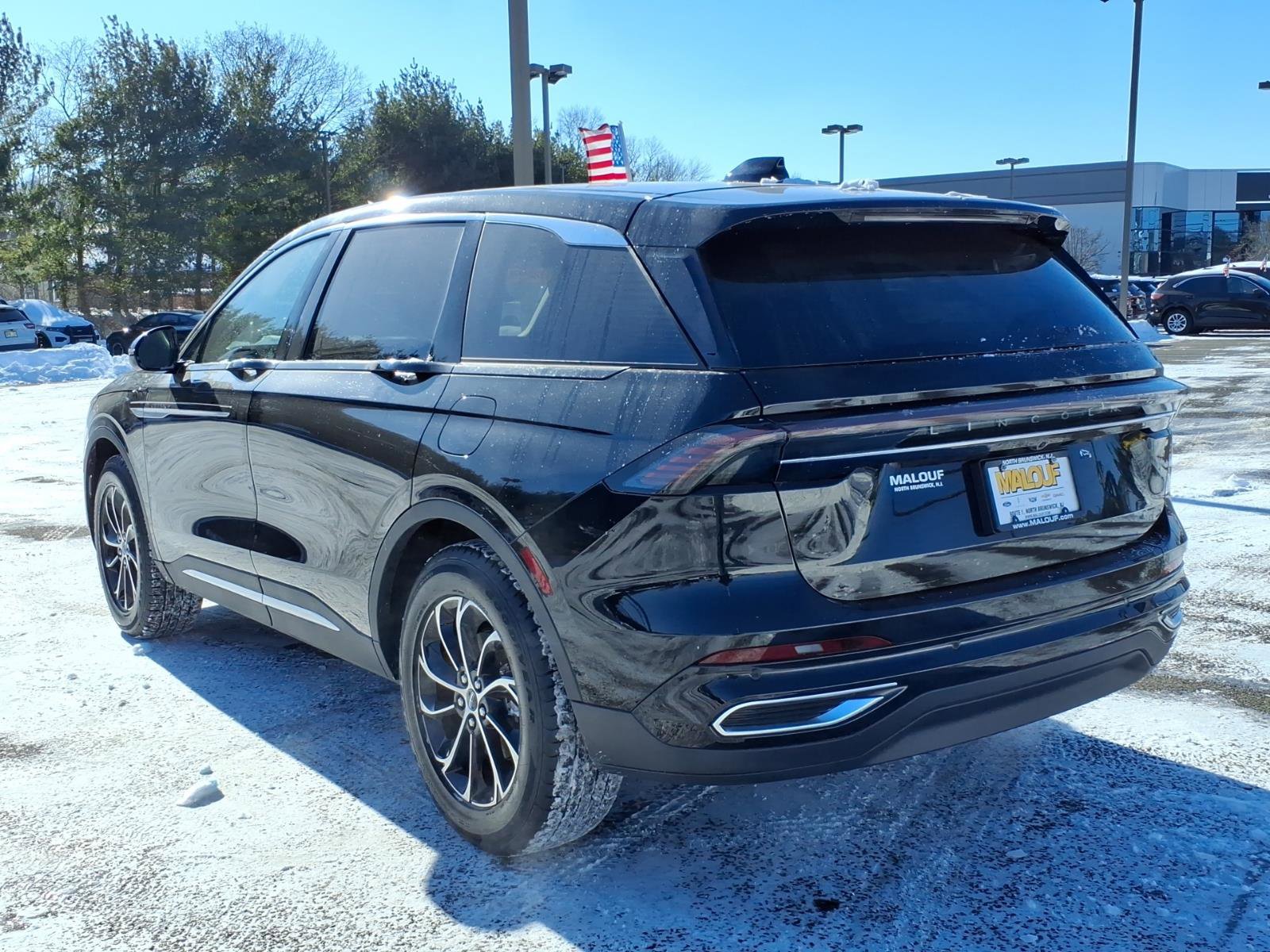 Used 2025 Lincoln Nautilus Premier w/ Equipment Group 102A image 5