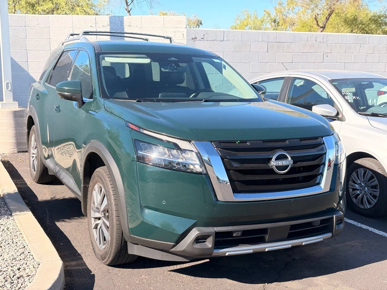 Certified 2023 Nissan Pathfinder SL FWD image 4