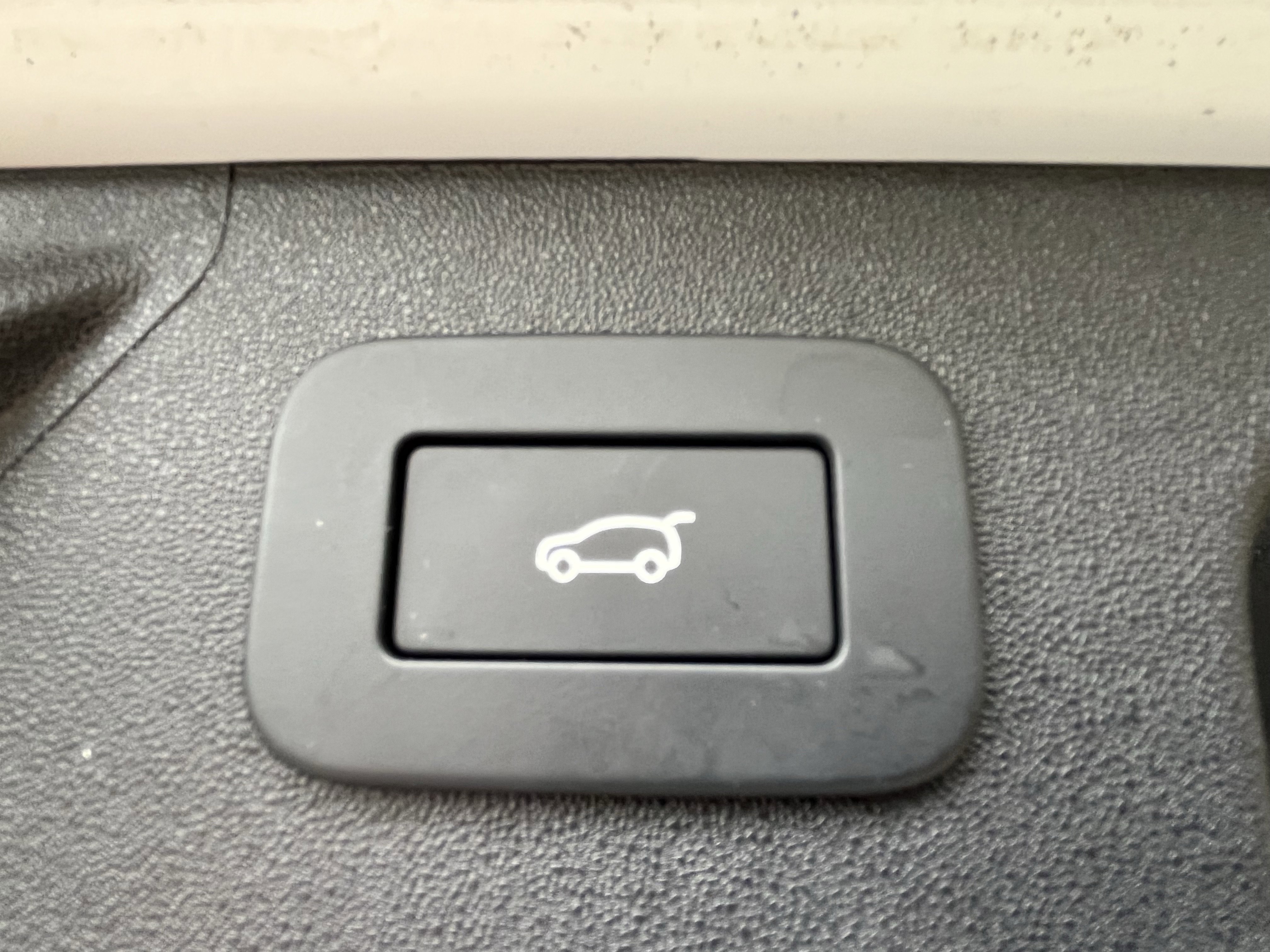 Used 2025 Land Rover Discovery Sport S AWD/4WD image 38